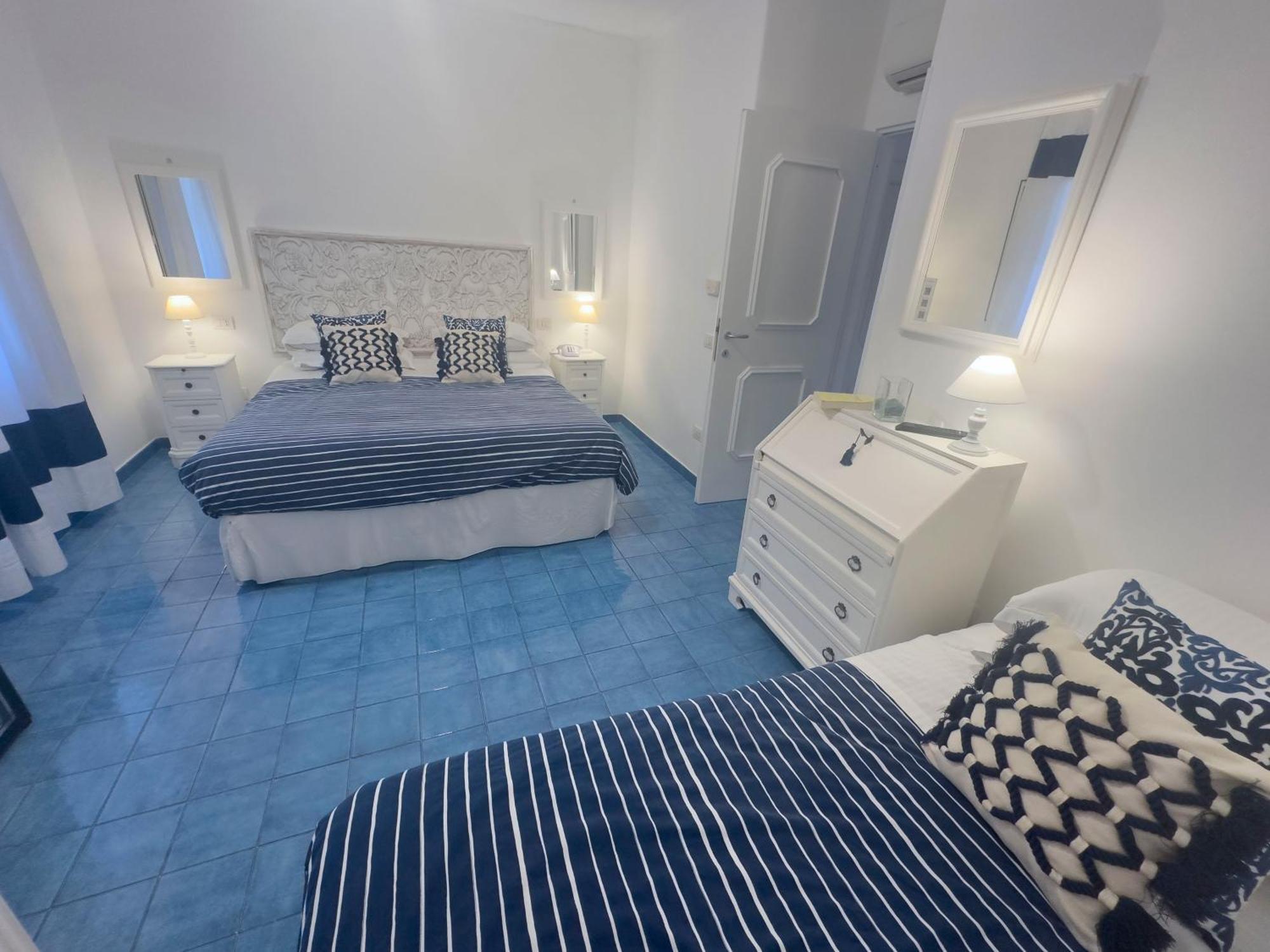 Chiaia Di Luna 4*