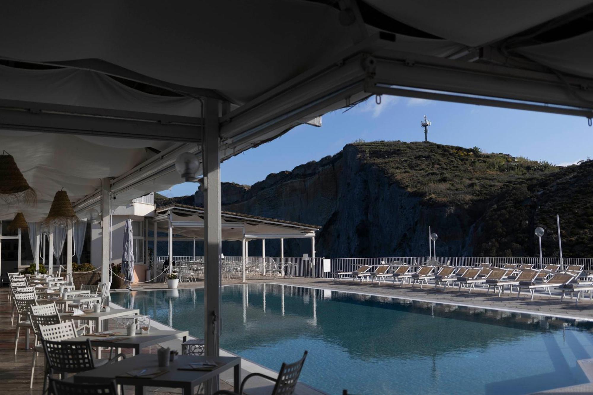 Chiaia Di Luna Ponza