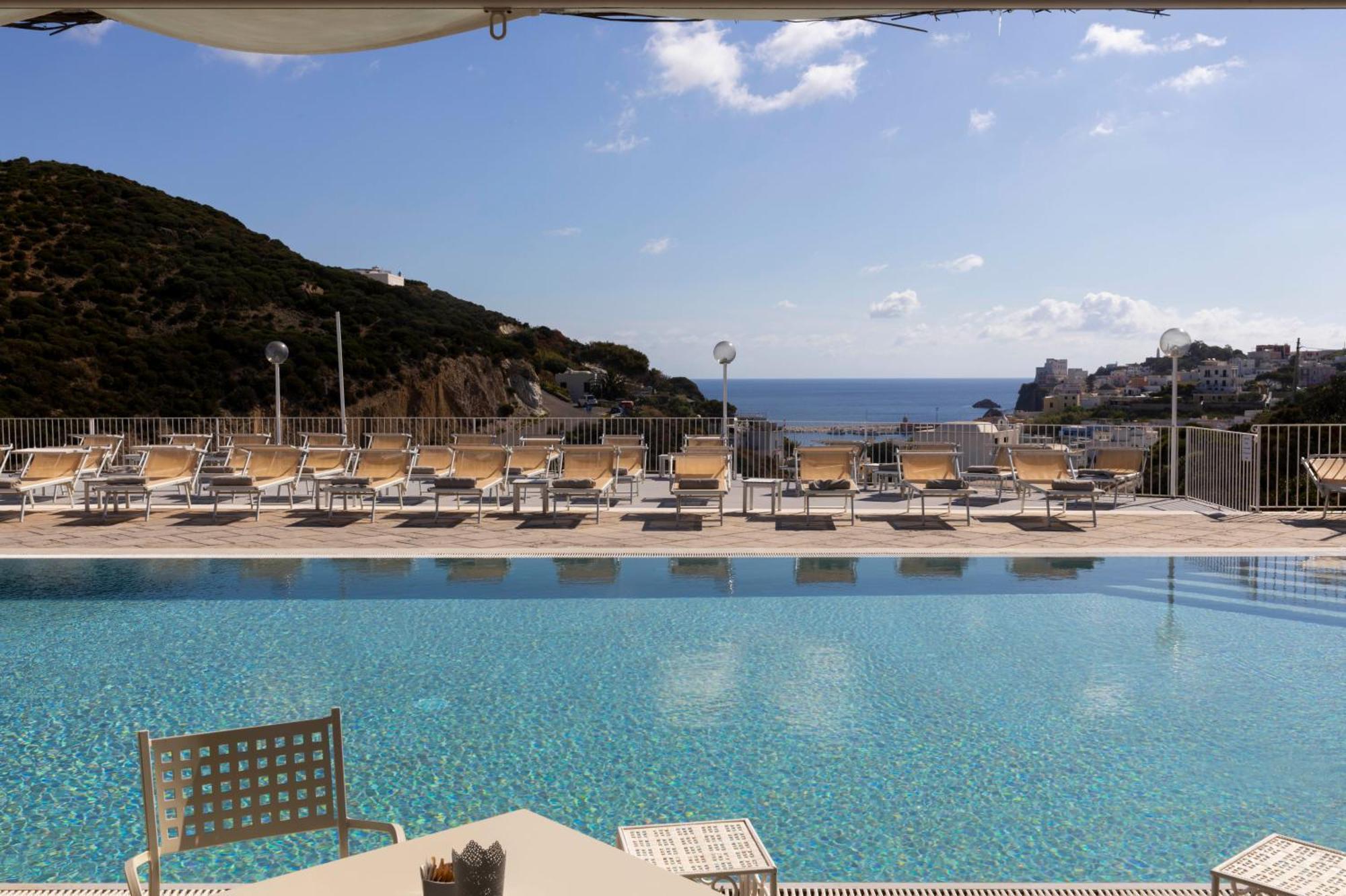 Chiaia Di Luna Hotel